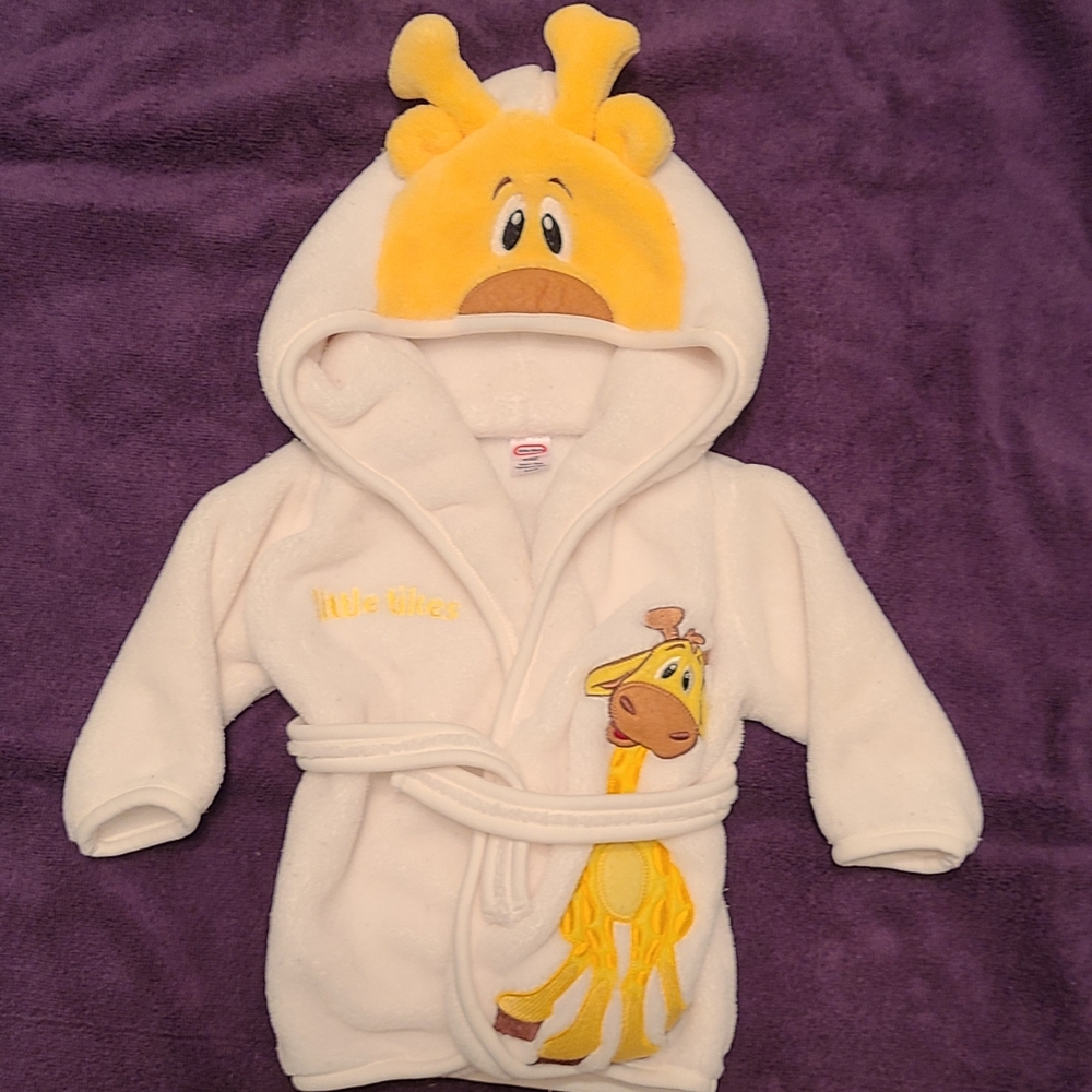 Little Tikes soft white hooded robe with giraffe detail